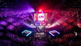 LPL赛区JDG战队“两面包夹芝士”战术解析：版本更迭下中上联动的破局之道